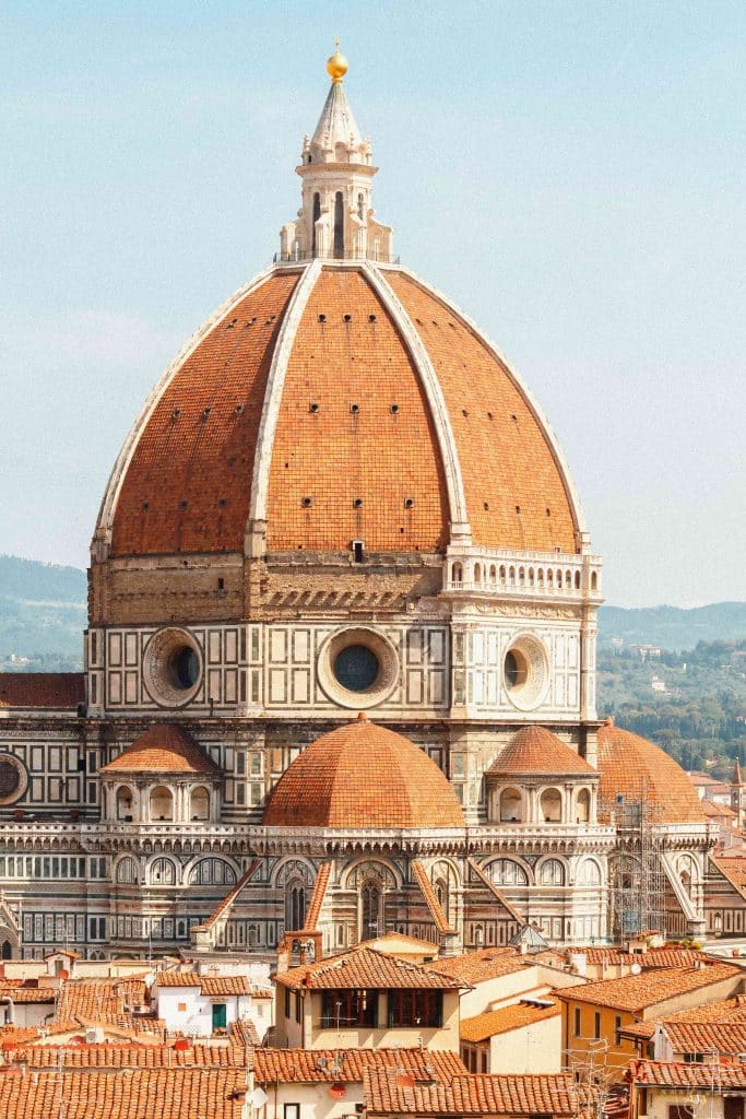 Vista detallada de la catedral de Santa Maria del Fiore en Florencia