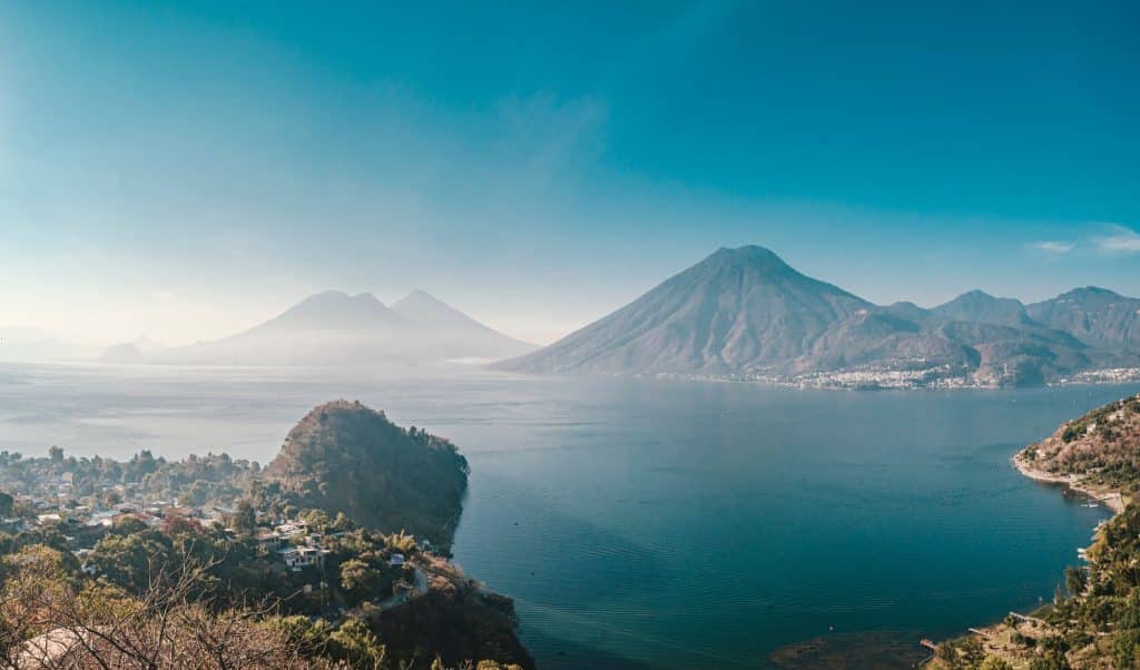 Vista del lago atitlan